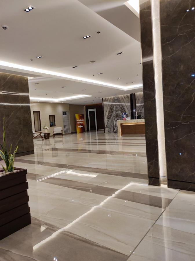 Schoenes Apartment Mit Pool-Nutzung Manila Zewnętrze zdjęcie